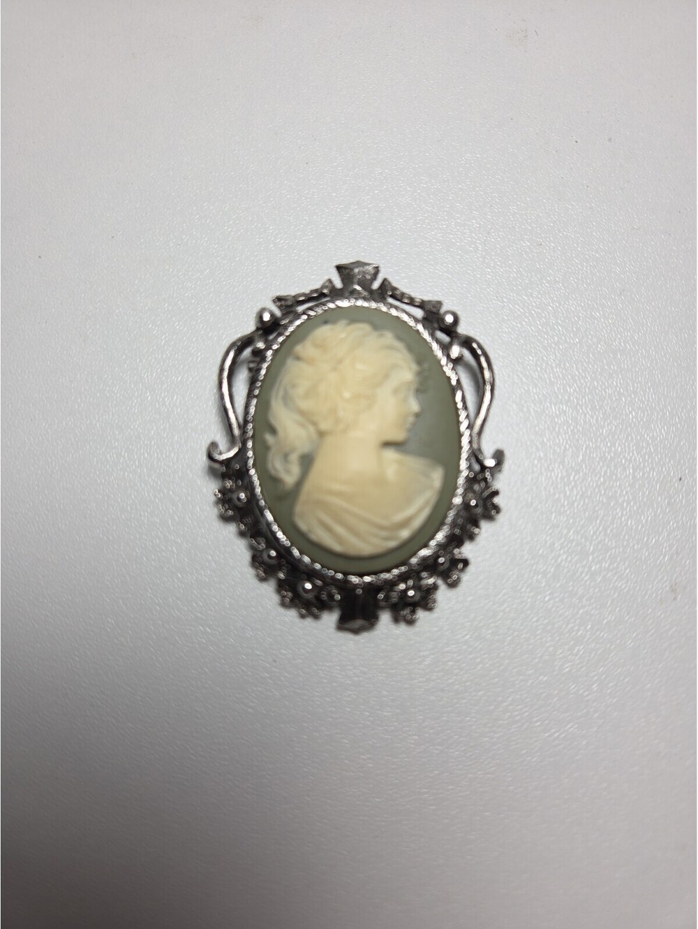 Vintage Cameo Brooch/Pendant Silver Tone Green/Blue White Victorian Style